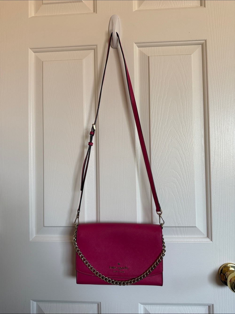 kate spade fuchsia pink leather crossbody with chain trim